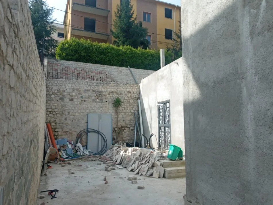 Tirane, shitet shtepi 1 Katshe Kati 1, 180 m² 250.000 € (Seit Gega)