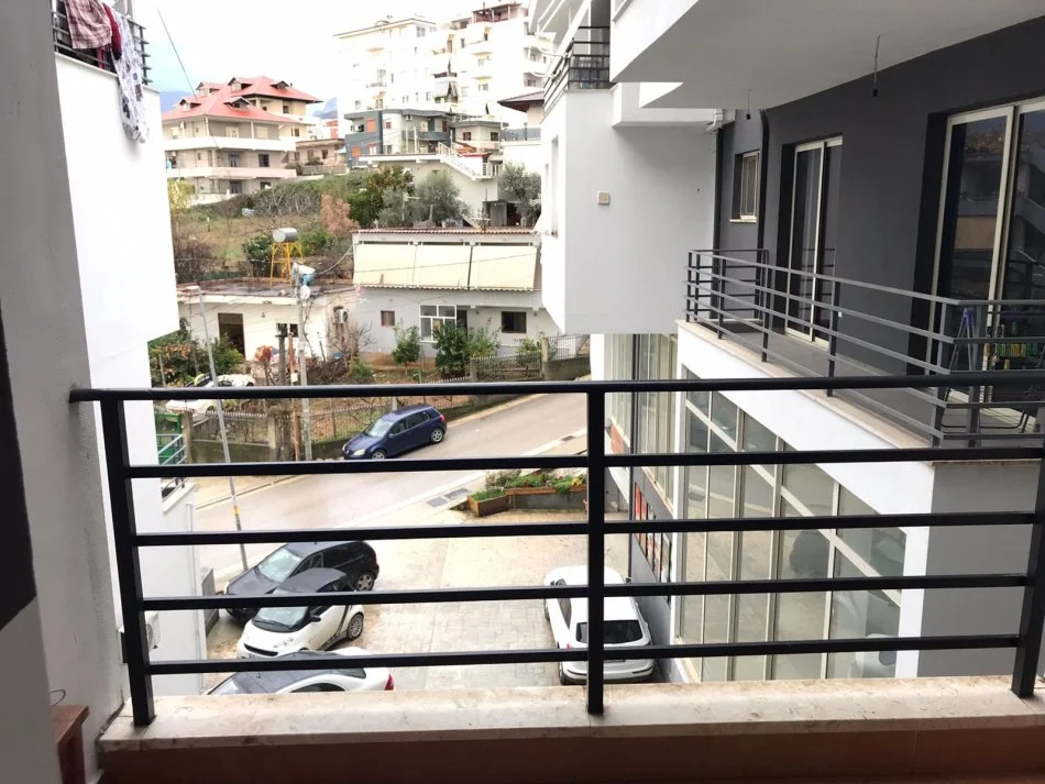 Tirane, jepet me qera apartament 1+1+Ballkon Kati 3, 73 m² 370 € 