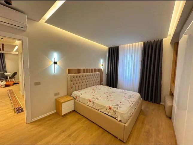 Tirane, jepet me qera apartament 2+1 Kati 3, 110 m² 1.200 € (Liqeni Thate)