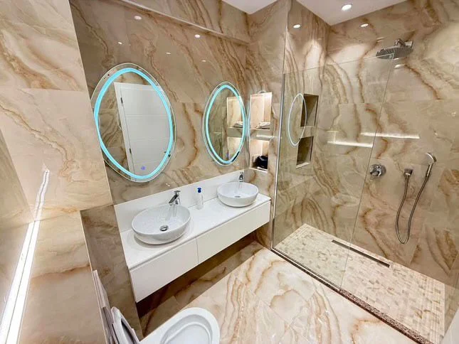 Tirane, jepet me qera apartament 2+1 Kati 3, 110 m² 1.200 € (Liqeni Thate)