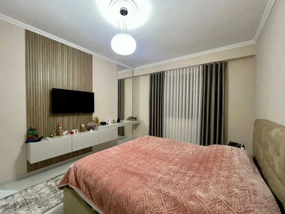 Tirane, jepet me qera apartament 2+1+Ballkon Kati 7, 107 m² 600 € (Astir, Kompleksi Urban Gate)