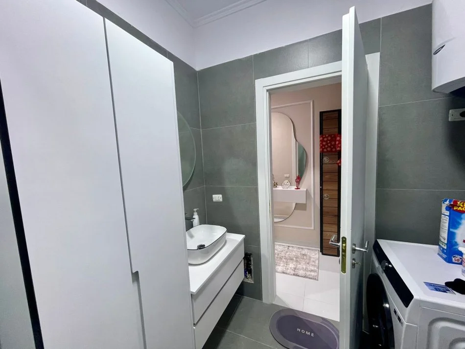 Tirane, jepet me qera apartament 2+1+Ballkon Kati 7, 107 m² 600 € (Astir, Kompleksi Urban Gate)