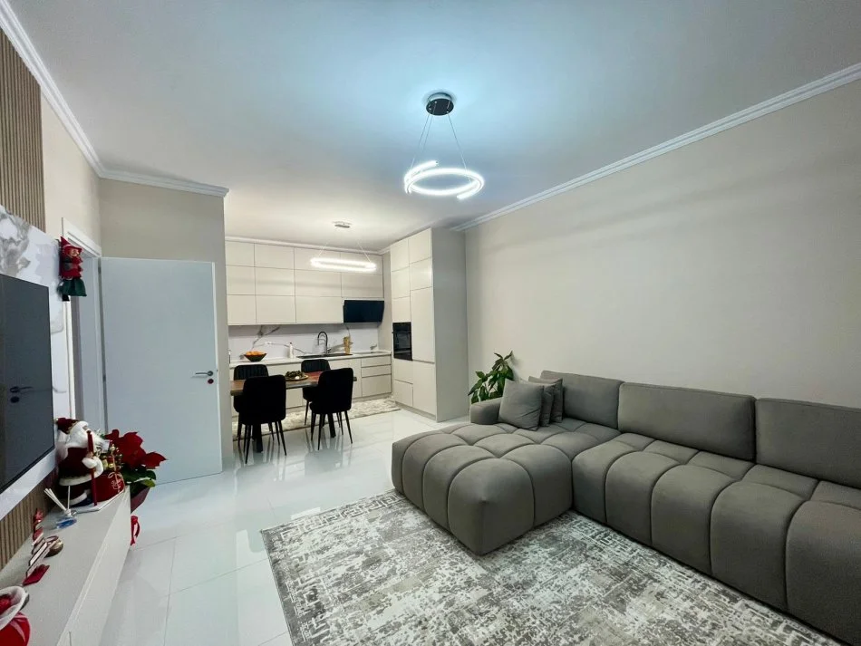 Tirane, jepet me qera apartament 2+1+Ballkon Kati 7, 107 m² 600 € (Astir, Kompleksi Urban Gate)