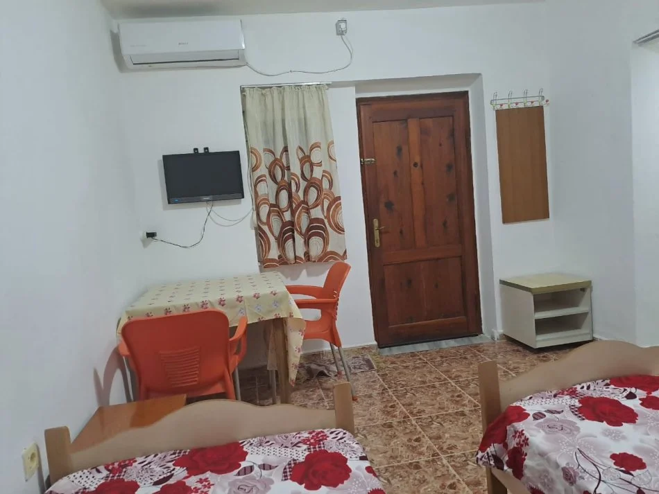 Tirane, jepet me qera garsonier Kati 0, 25 m² 25.000 € (Rruga Gjoleke Kokona)