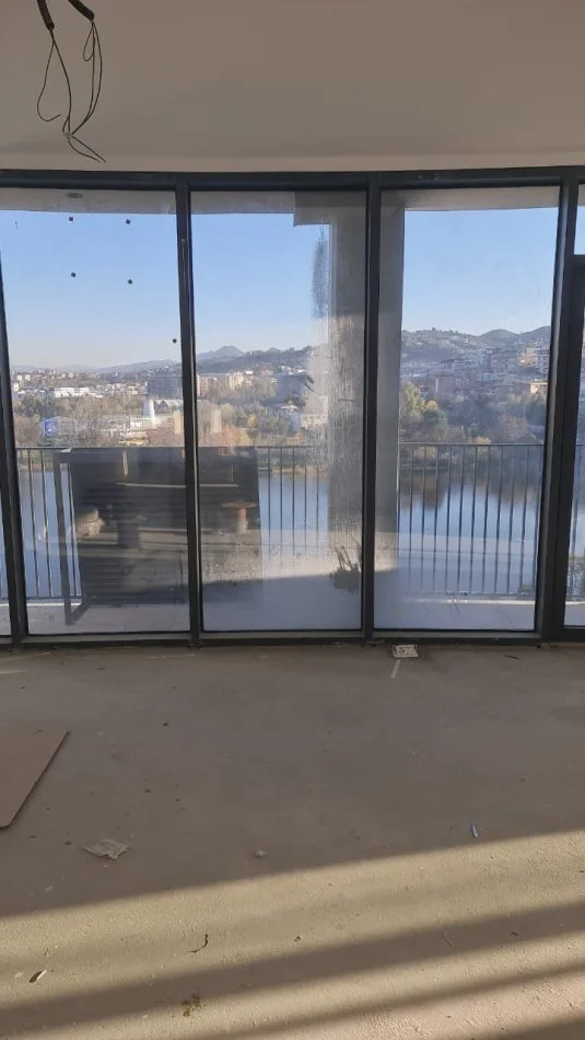 Tirane, shitet 3+1+Ballkon Kati 5, 225.61m² 700.000 € (Lake View)