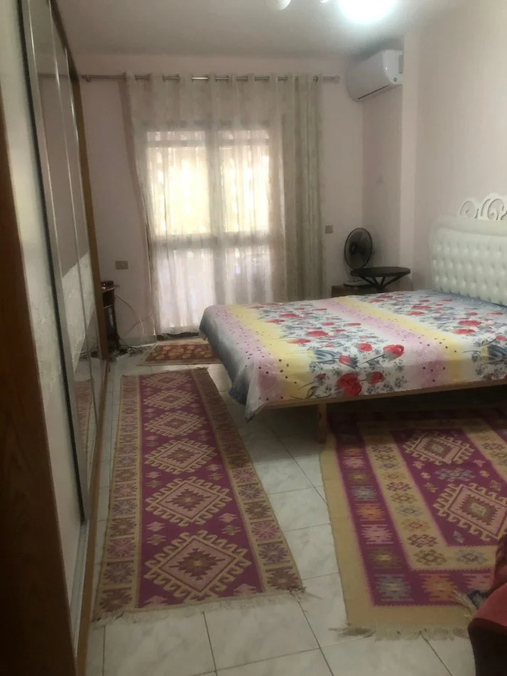 Tirane, jepet me qera Kati 1, 201 m² 2.000 € (Komuna e Parisit)
