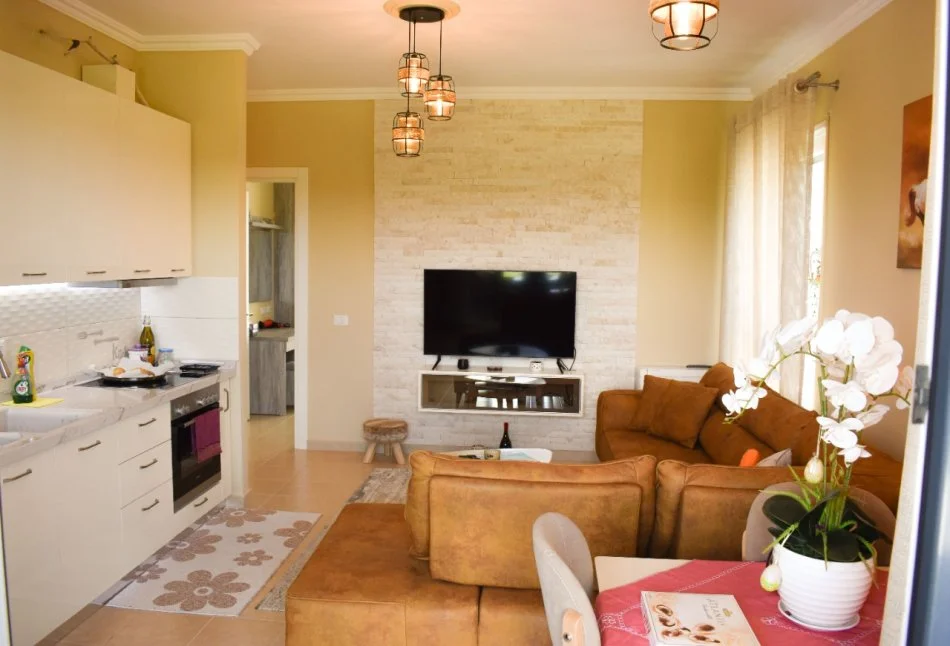 Durres, jepet me qera 1+1+Ballkon Kati 3, 72 m² 10.000 € (Gjiri i Lalzit)