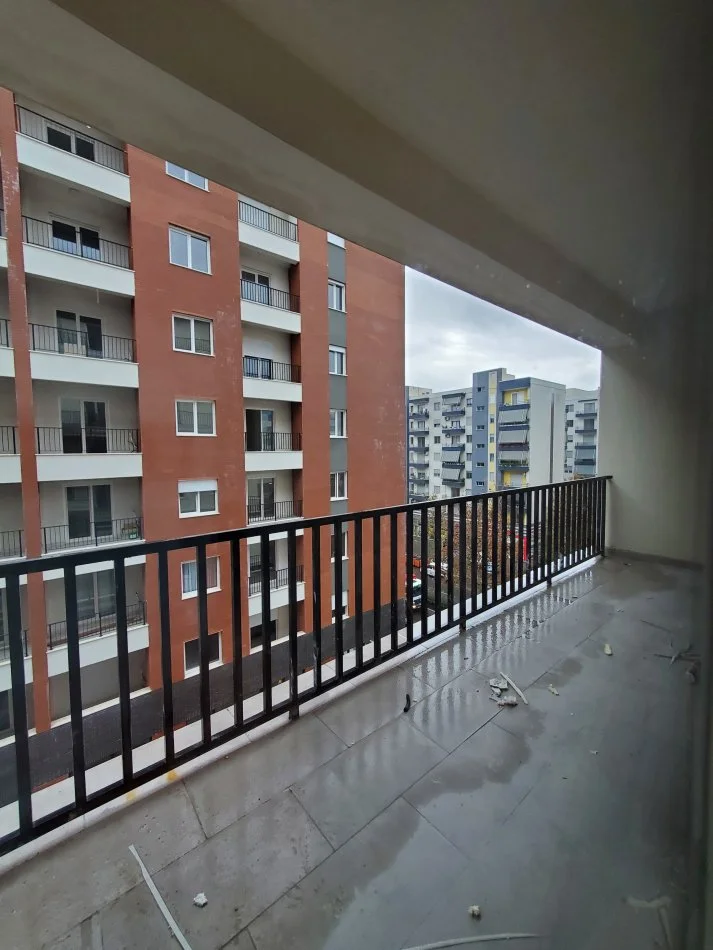 Tirane, shitet apartament 2+1+Ballkon Kati 5, 108 m² 97.200 € (Rruga Aleksandria)