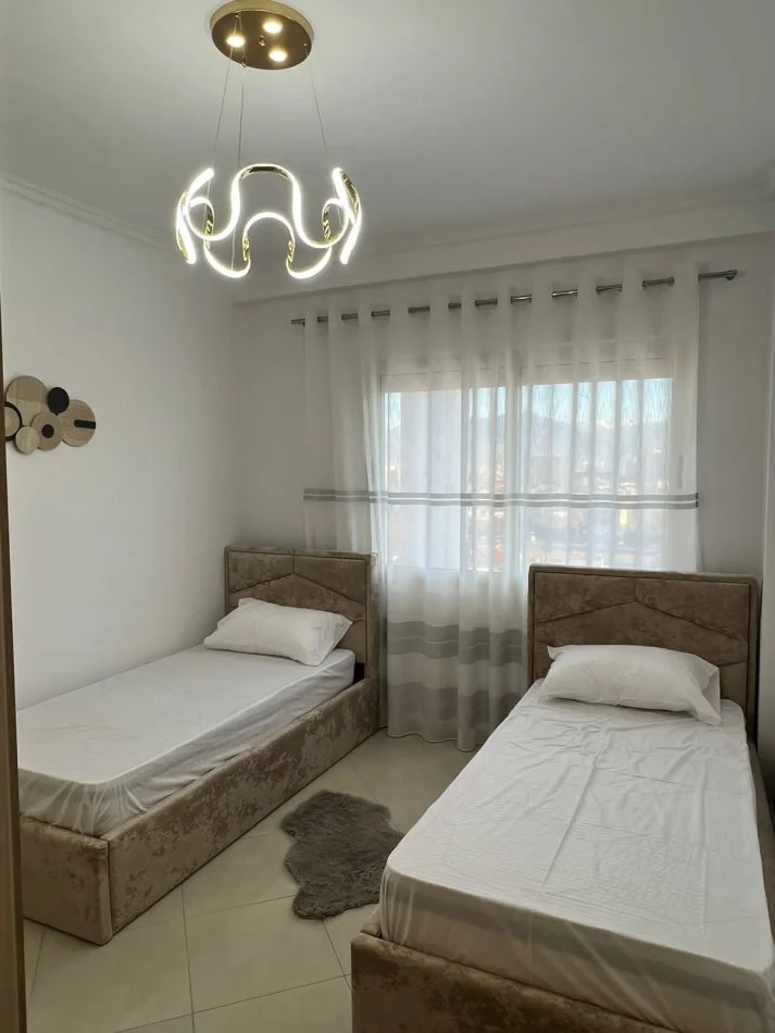Tirane, shitet apartament 2+1+Ballkon Kati 8, 98 m² 143.000 € (Astir)