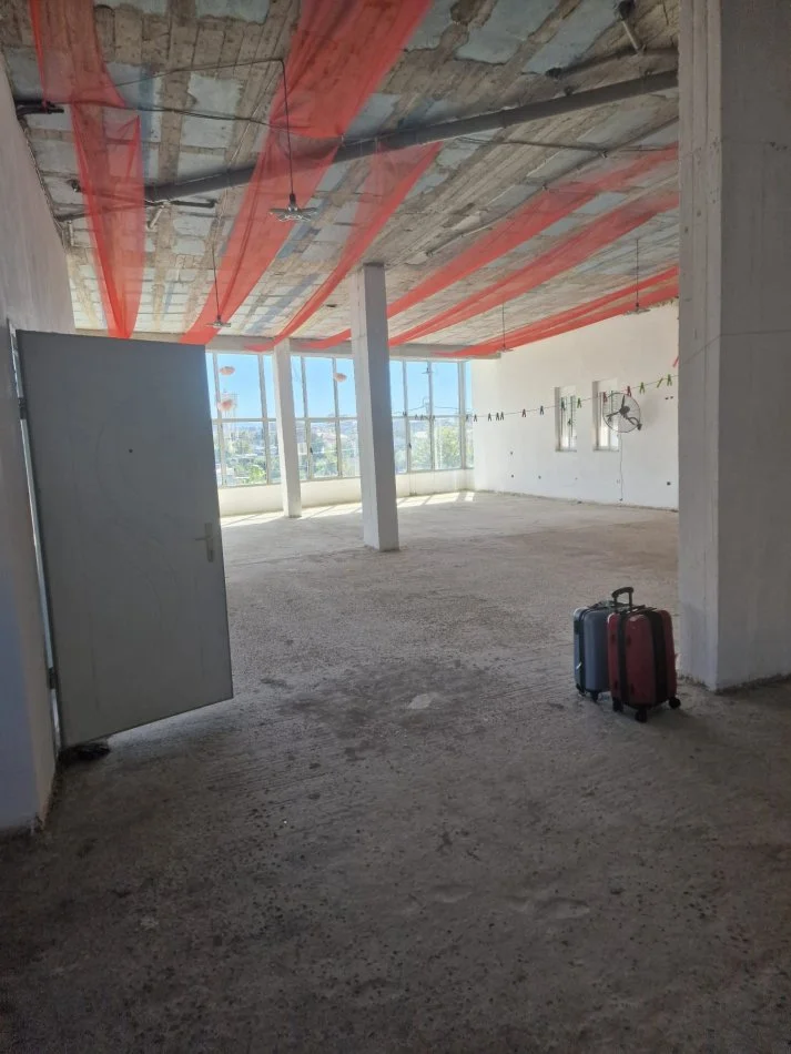 Tirane, shitet magazine Kati 2, 530 m² 180.000 € (Babrru shpat)