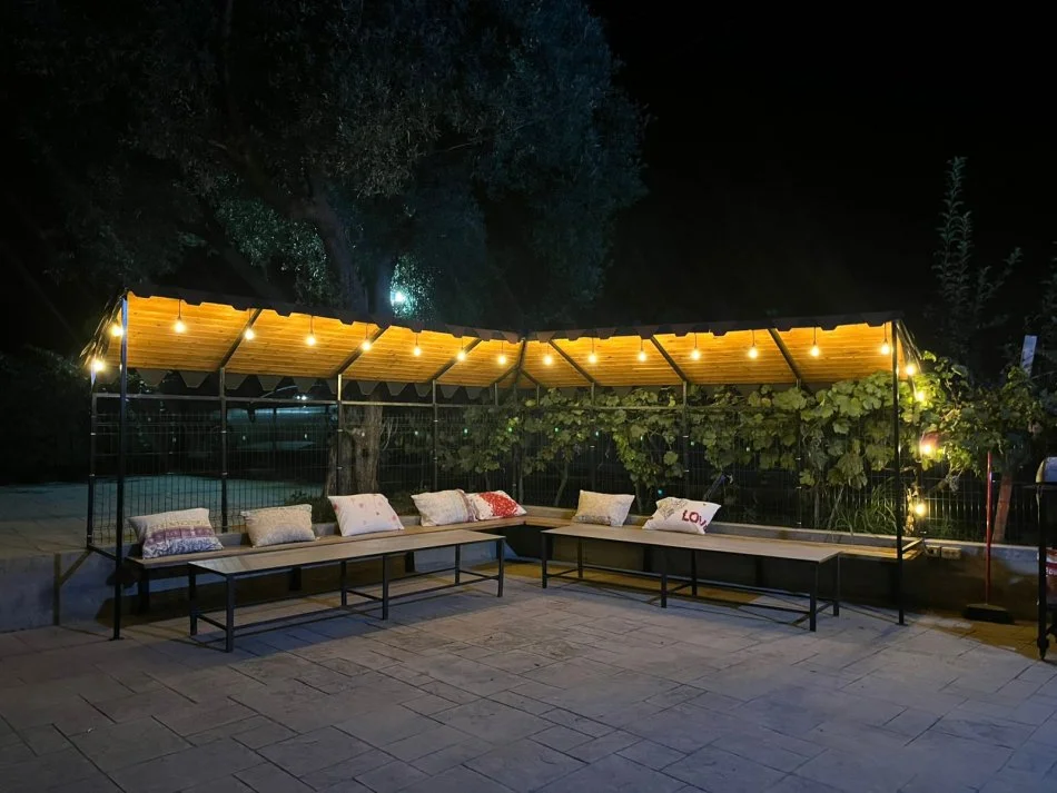 Tirane, jepet me qera shtepi 1+1+Ballkon Kati 0, 60 m² 600 € (SAUK I VJETER)