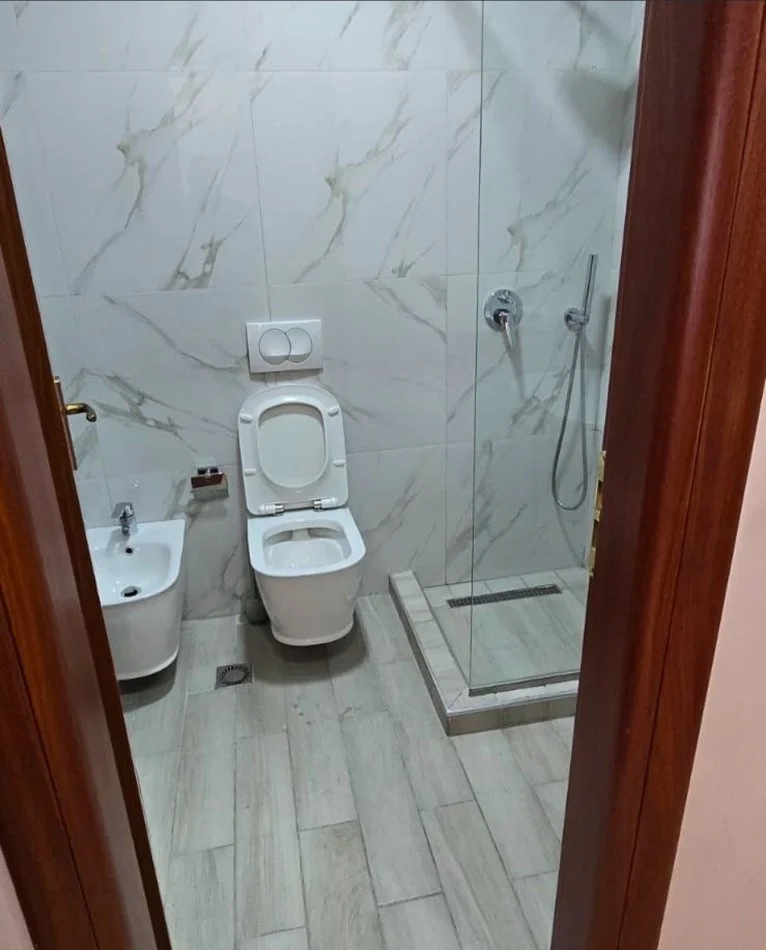 Tirane, shes apartament 1+1 Kati 3, 57 m² 135.000 € (Ish Parku)