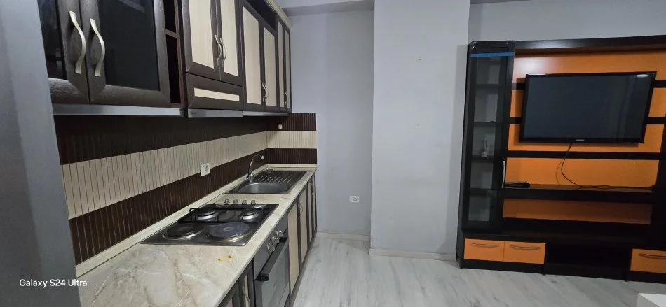 jepet me qera 1+1 Kati 2, 350 € (Astir prane viles L)