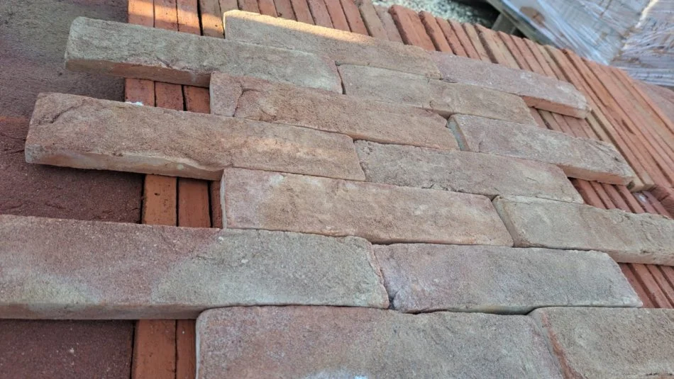 Tirane, shes Tulla shamat zjarrduruese të reja dhe të përdorura, tulla balte antike, tulla xhami etj,,, 10 €