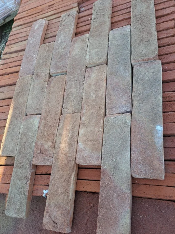 Tirane, shes Tulla shamat zjarrduruese të reja dhe të përdorura, tulla balte antike, tulla xhami etj,,, 10 €