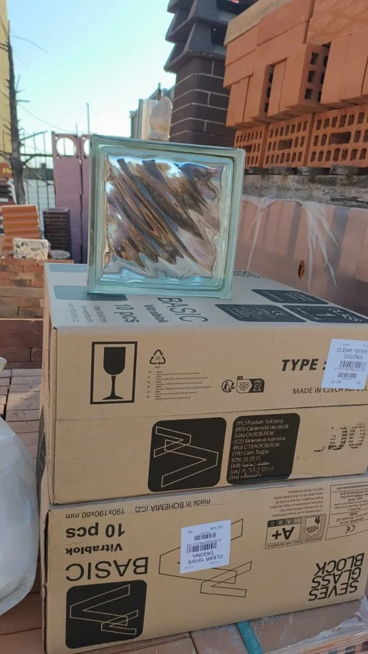 Tirane, shes Tulla balte antike, tulla xhami, tulla shamat të.reja dhe të përdorura, oxhaqe, furra etj... 10 €