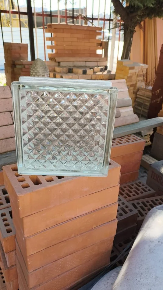 Tirane, shes Tulla xhami, tulla balte antike, tulla shamat zjarrduruese të reja dhe të përdorura, etj 10 €