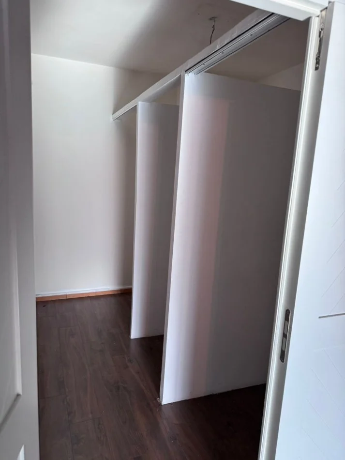 Tirane, jepet me qera 2+1 stacioni i trenit Kati 4, 100 m² 550 € (Bulevardi i Ri)