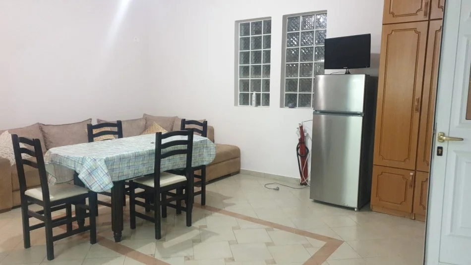 Tirane, jepet me qera apartament 2+1+Aneks+Ballkon , 350 € (Farke)