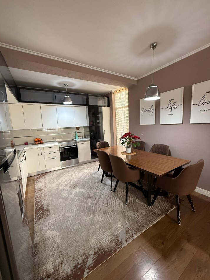 Tirane, shitet apartament 3+1+Aneks+Ballkon Kati 7, 150 m² 310.000 € (Komuna e Parisit)
