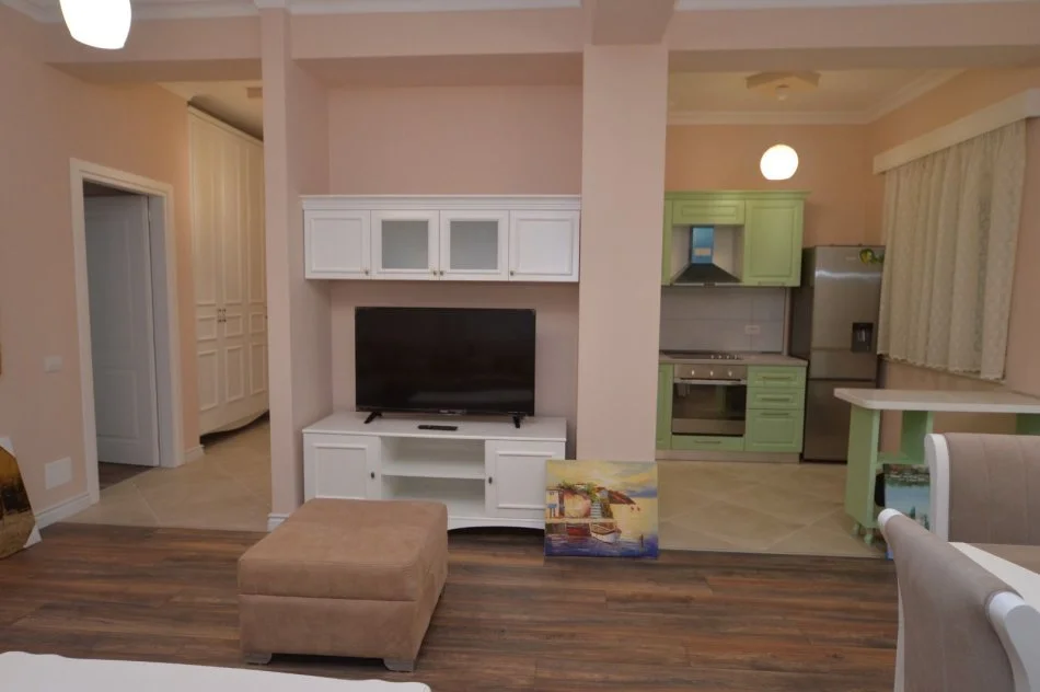 Tirane, jepet me qera Vile 3+1+Ballkon Kati 1, 107 m² 1.000 € (Sauk)