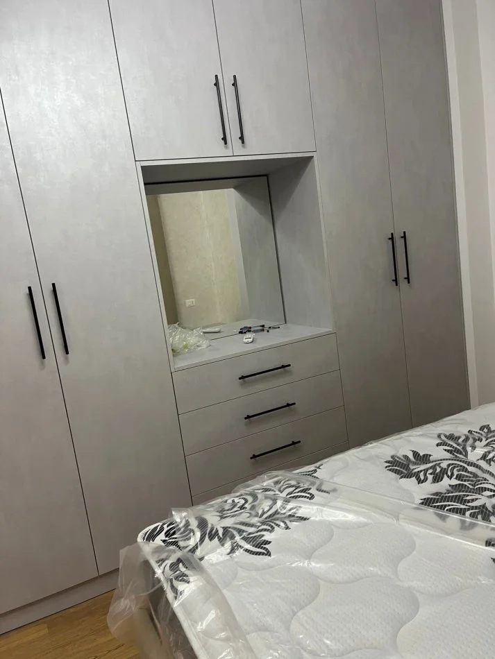 Tirane, jepet me qera apartament 2+1+Ballkon Kati 3, 100 m² 750 € (Don Bosko)