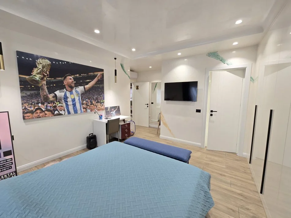 Tirane, jepet me qera apartament 2+1+Ballkon Kati 2, 150 m² 550 € (Shkolla Myslym Keta)