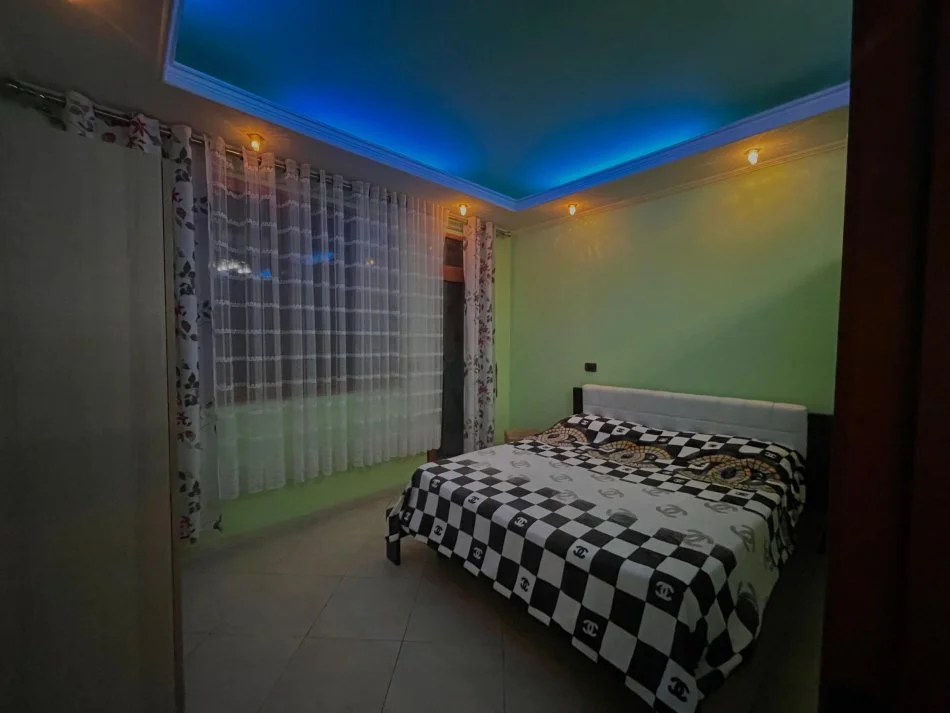 Tirane, jap me qera apartament 1+1+Ballkon Kati 2, 60 m² 300 € (Rrethrotullimi i shkozes)