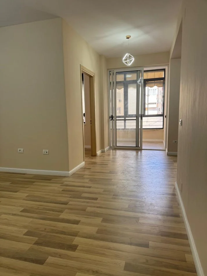 Tirane, shitet apartament 2+1+Ballkon , 83 m² (ASTIR)