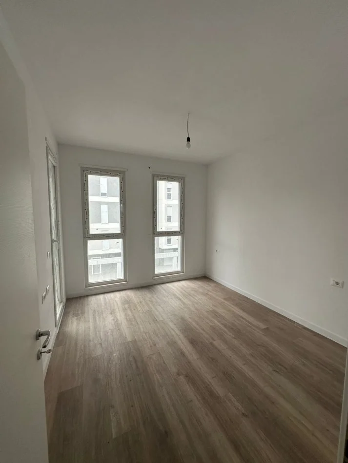 Tirane, shitet 1+1+Ballkon Kati 2, 52 m² 62.000 € (Univers City)