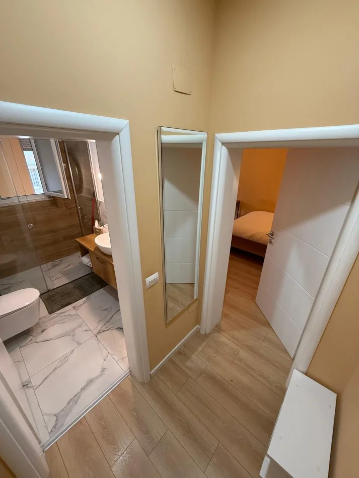 Tirane, jepet me qera garsonier Kati 4, 40 m² 500 € (Myslym Shyri)