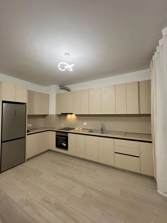 Tirane, jepet me qera apartament 2+1 Kati 9, 100 m² 650 € (Astir, Kompleksi River Rezidence)