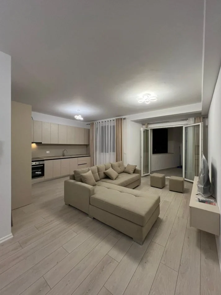 Tirane, jepet me qera apartament 2+1 Kati 9, 100 m² 650 € (Astir, Kompleksi River Rezidence)