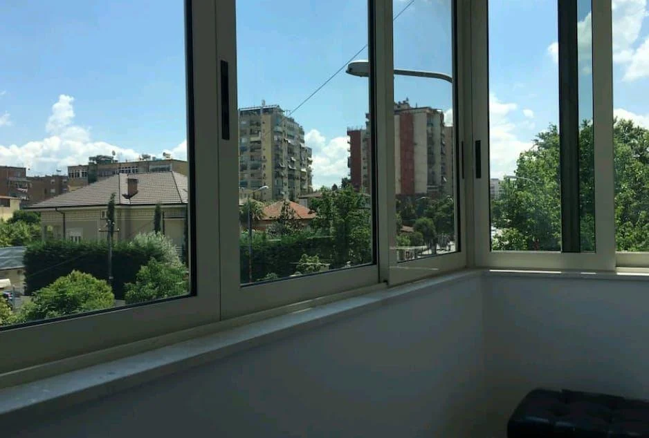 Tirane, jepet me qera apartament 1+1 Kati 5, 60 m² 580 € (RTSH)