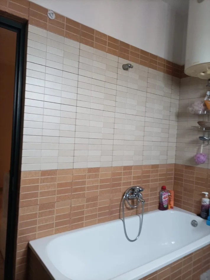 Tirane, jap me qera apartament 3+1+Ballkon Kati 6, 125 m² 500 € (Kodra e Priftit)