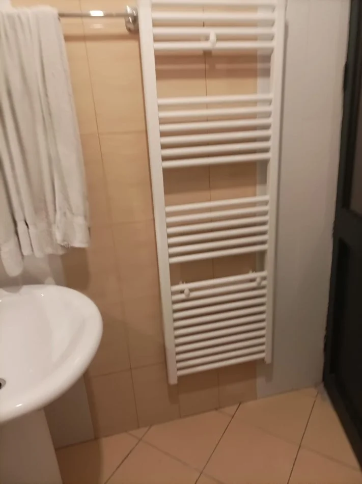 Tirane, jap me qera apartament 3+1+Ballkon Kati 6, 125 m² 500 € (Kodra e Priftit)