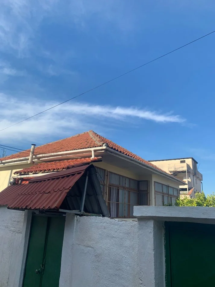Tirane, shes shtepi 2 Katshe , 225.000 € 