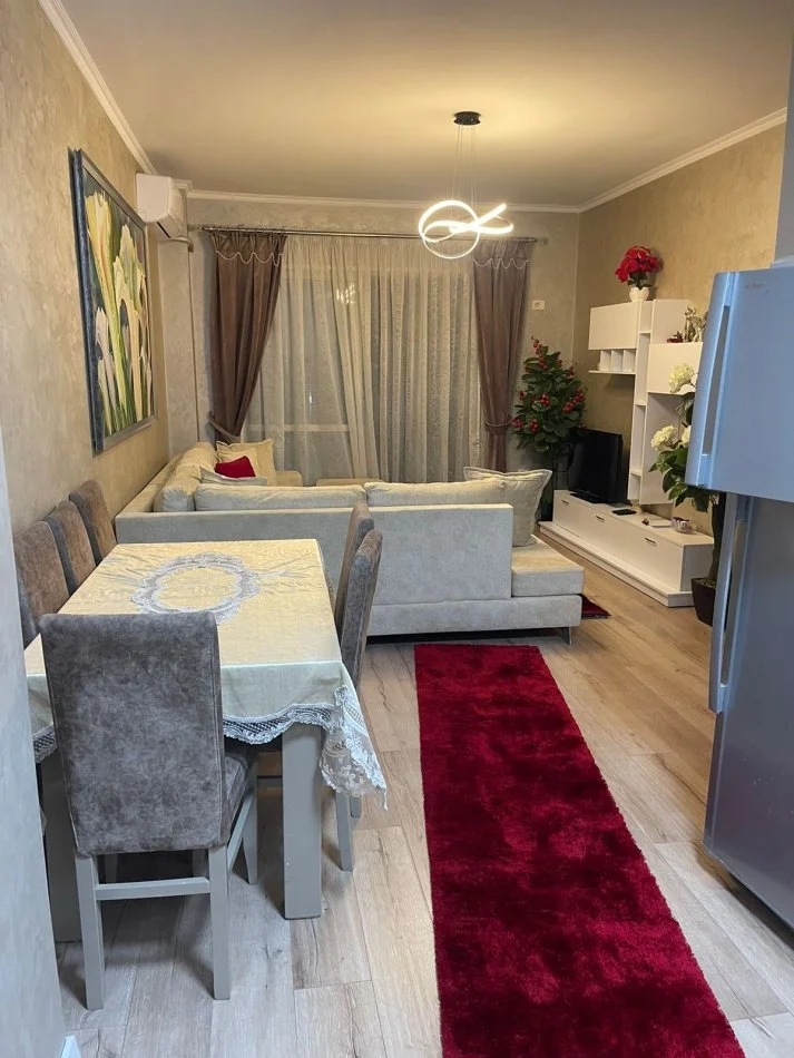 Tirane, jepet me qera apartament 3+1+2Kati 1, 105 m² 800 € (Kopshti Zoologjik)