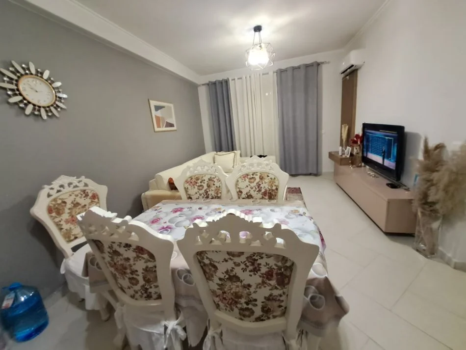 Tirane, shitet apartament 2+1+Ballkon Kati 3, 86 m² 160.000 € (Rruga Zallit Kodra Diellit)