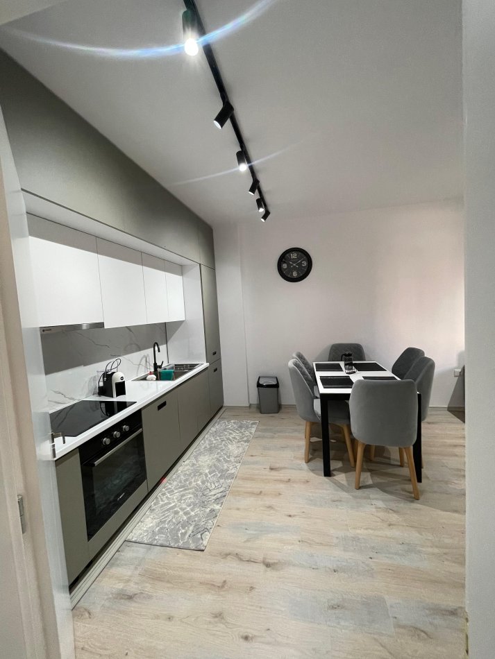 Tirane, shitet apartament 2+1+Ballkon Kati 4, 92 m² 200.000 € (Porcelan)