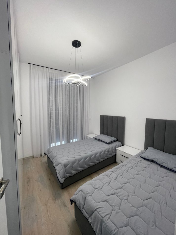 Tirane, shitet apartament 2+1+Ballkon Kati 4, 92 m² 200.000 € (Porcelan)