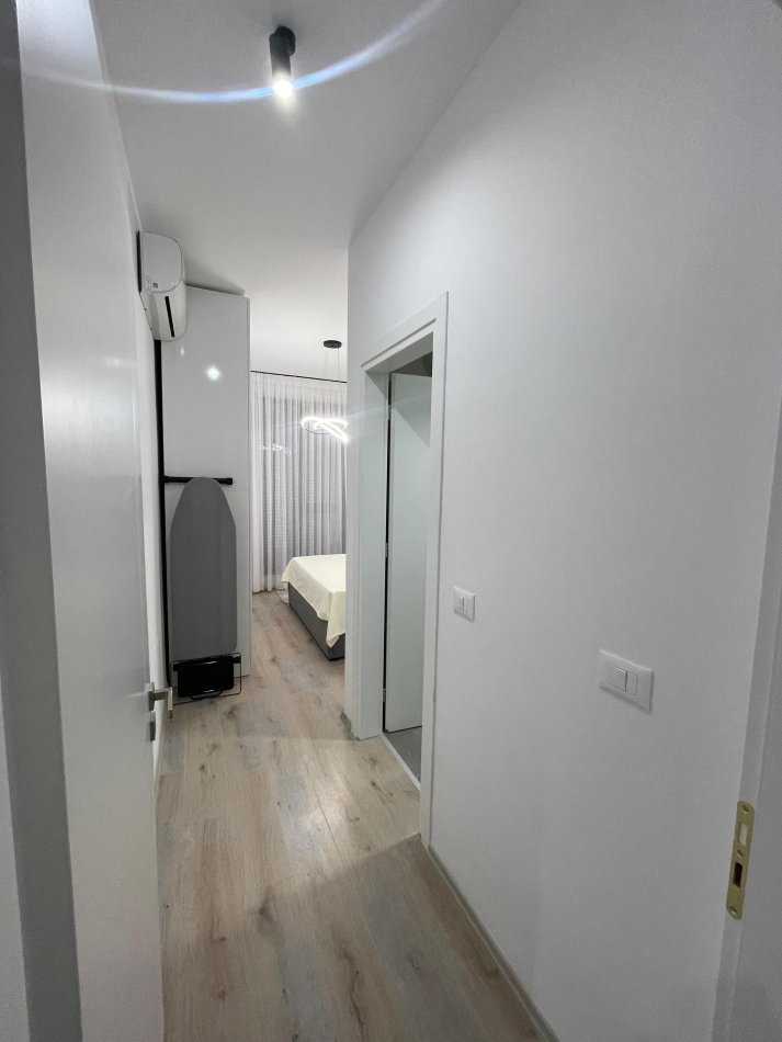 Tirane, shitet apartament 2+1+Ballkon Kati 4, 92 m² 200.000 € (Porcelan)