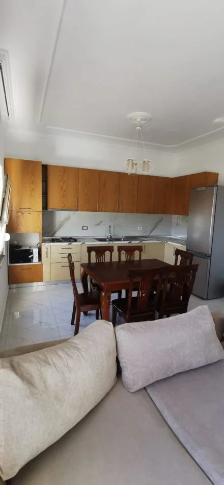 Tirane, jepet me qera Vile 3+1+Aneks+Ballkon Kati 2, 170 m² 500 € 