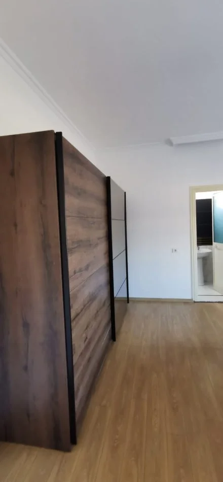 Tirane, jepet me qera Vile 3+1+Aneks+Ballkon Kati 2, 170 m² 500 € 