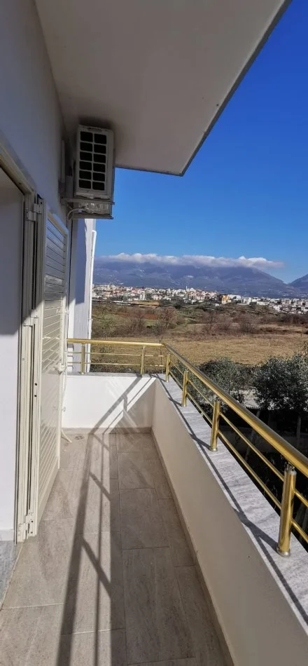 Tirane, jepet me qera Vile 3+1+Aneks+Ballkon Kati 2, 170 m² 500 € 