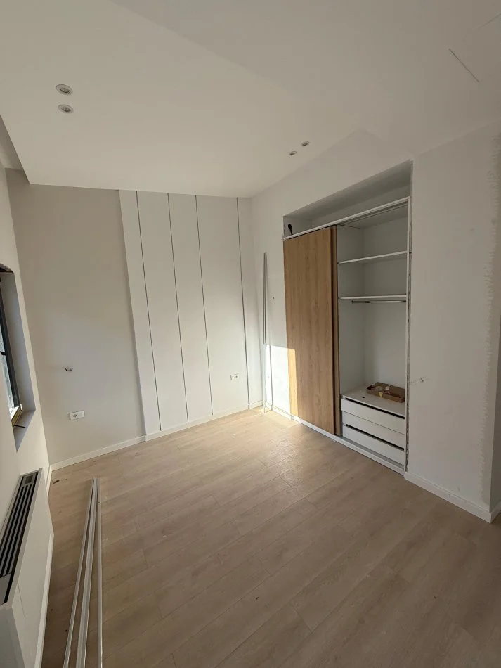 Tirane, shitet apartament+verande | Penthouse 3+1+Aneks+Ballkon Kati 3, 245 m² 430.000 € (Liqeni i Thate)