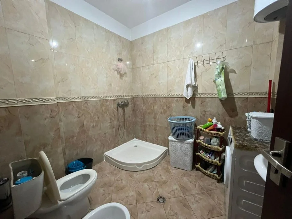 Tirane, shitet apartament Kati 5, 65 m² 78.000 € 