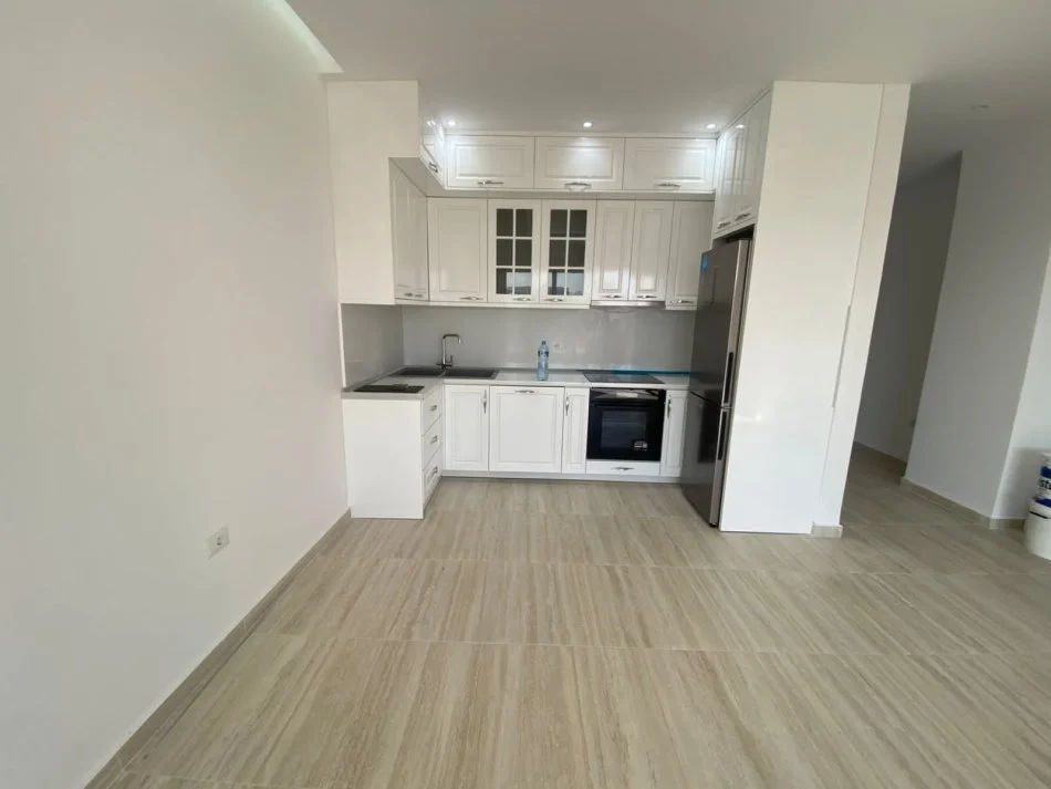 APARTAMENT 2+1+2 ME QIRA