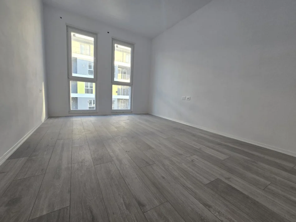 Tirane, shitet apartament 2+1+Ballkon Kati 6, 106.000 € (Univers City)