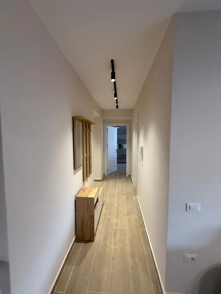 Tirane, jepet me qera apartament 2+1 Kati 1, 105 m² 650 € (Kodra e Diellit 2)